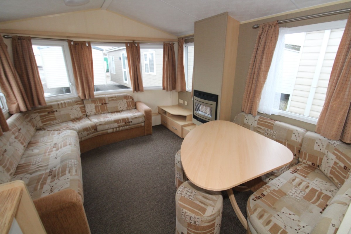 Willerby Solara Gold 2011 dining area