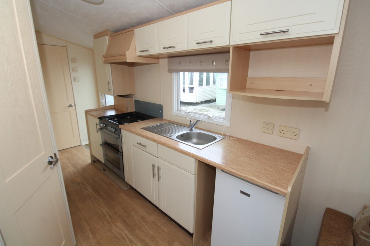 galley kitchen in the Willerby Solara Gold 2011