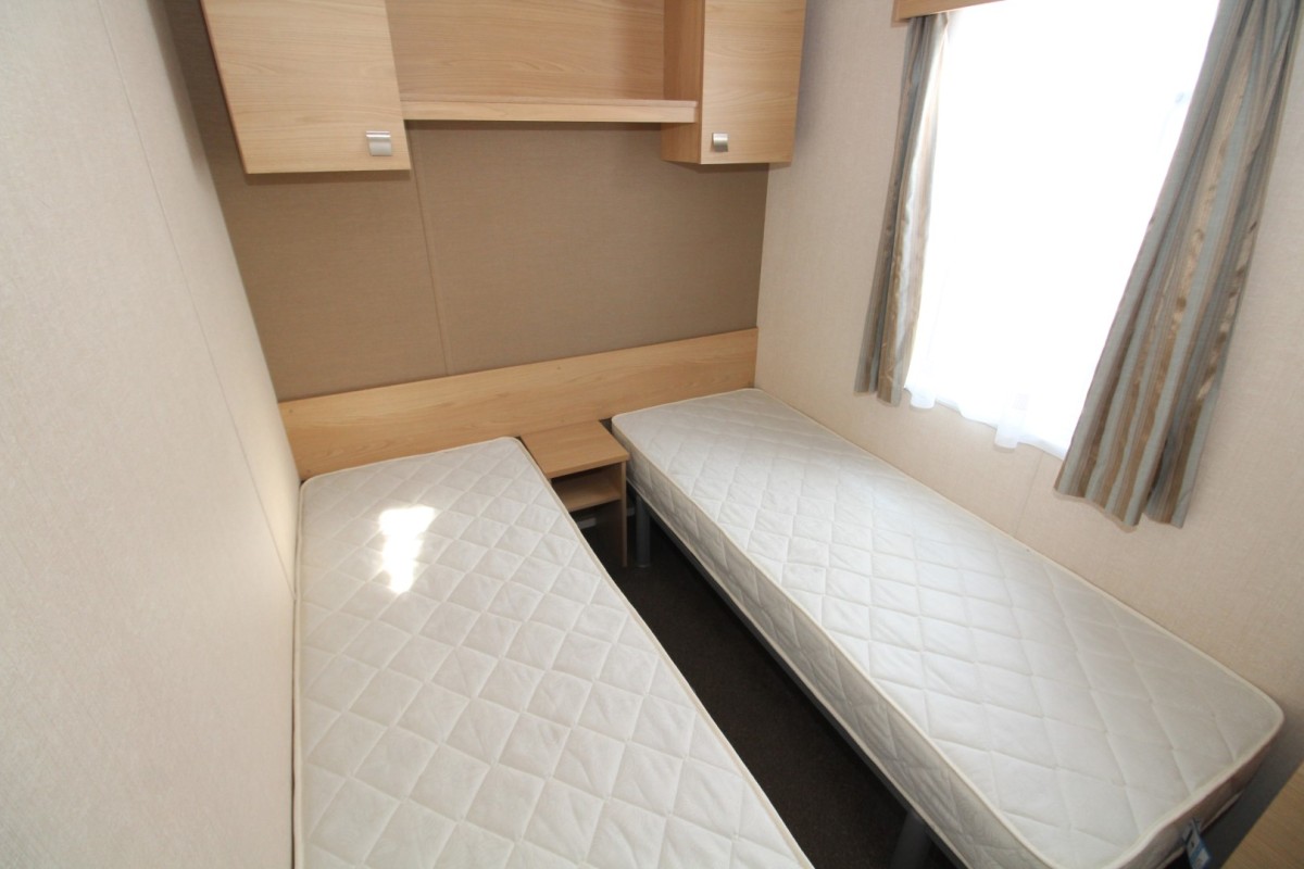 2014 Atlas Everglade third bedroom