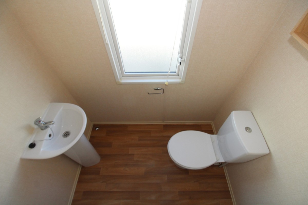 2014 Atlas Everglade toilet