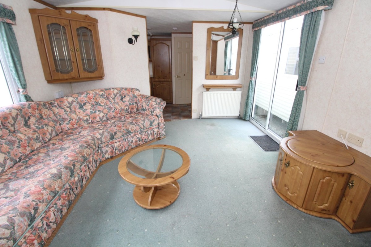 lounge and tv in the 2002 Willerby Manor