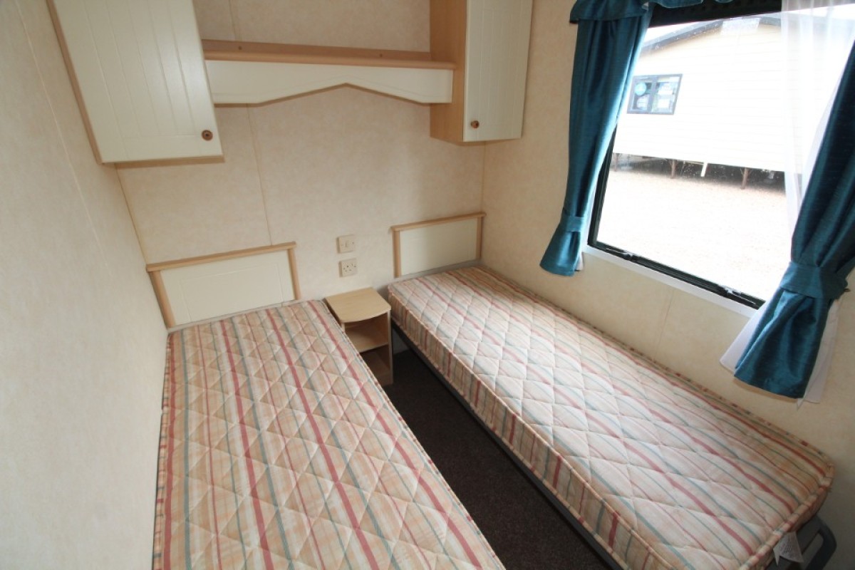 2007 Willerby Richmond twin bedroom