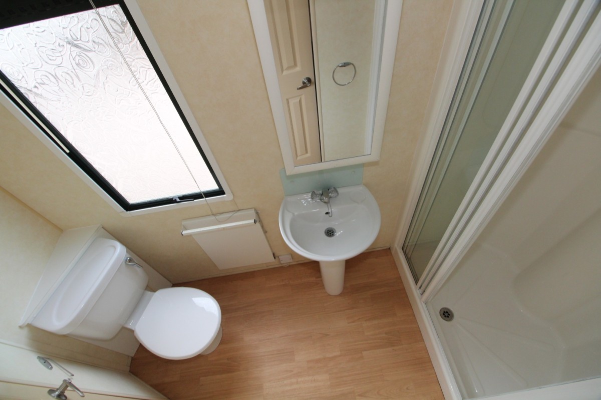 2007 Willerby Richmond family shower room