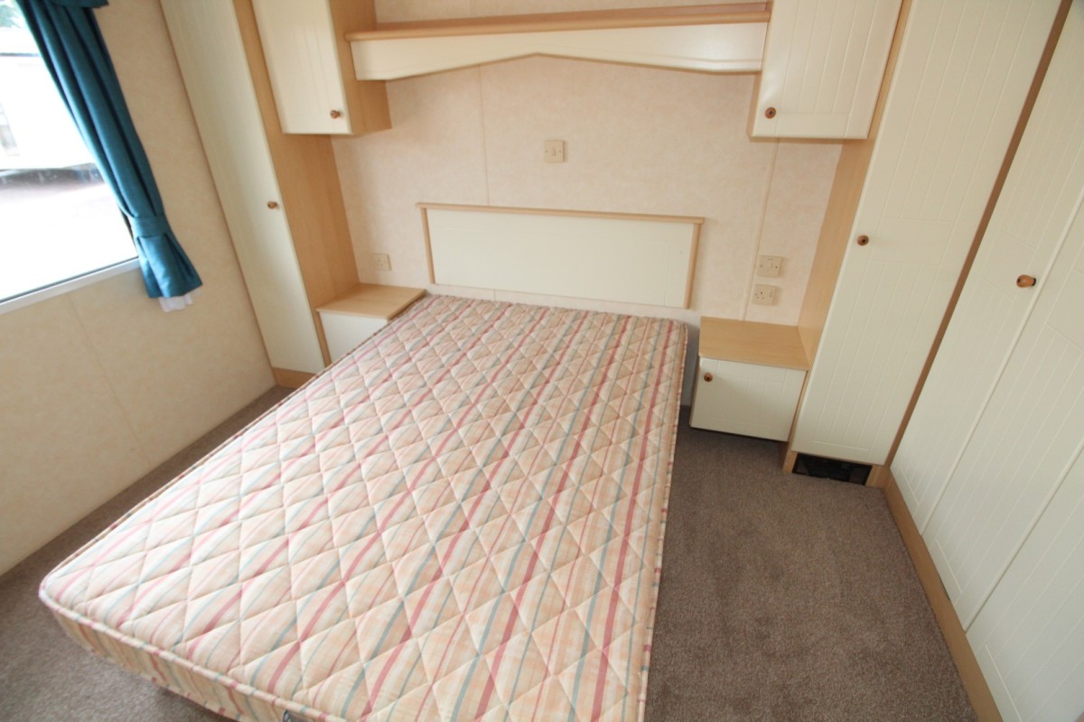 2007 Willerby Richmond double bedroom