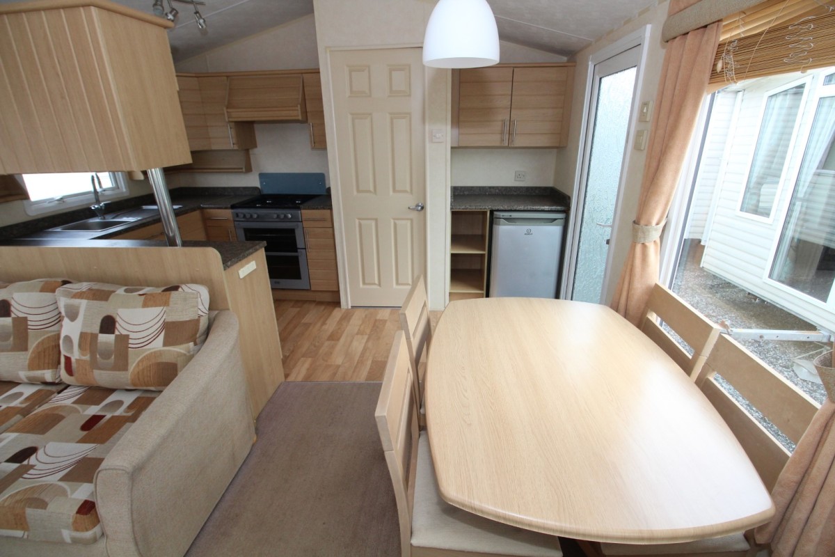 dinning table in the 2009 Willerby Salisbury