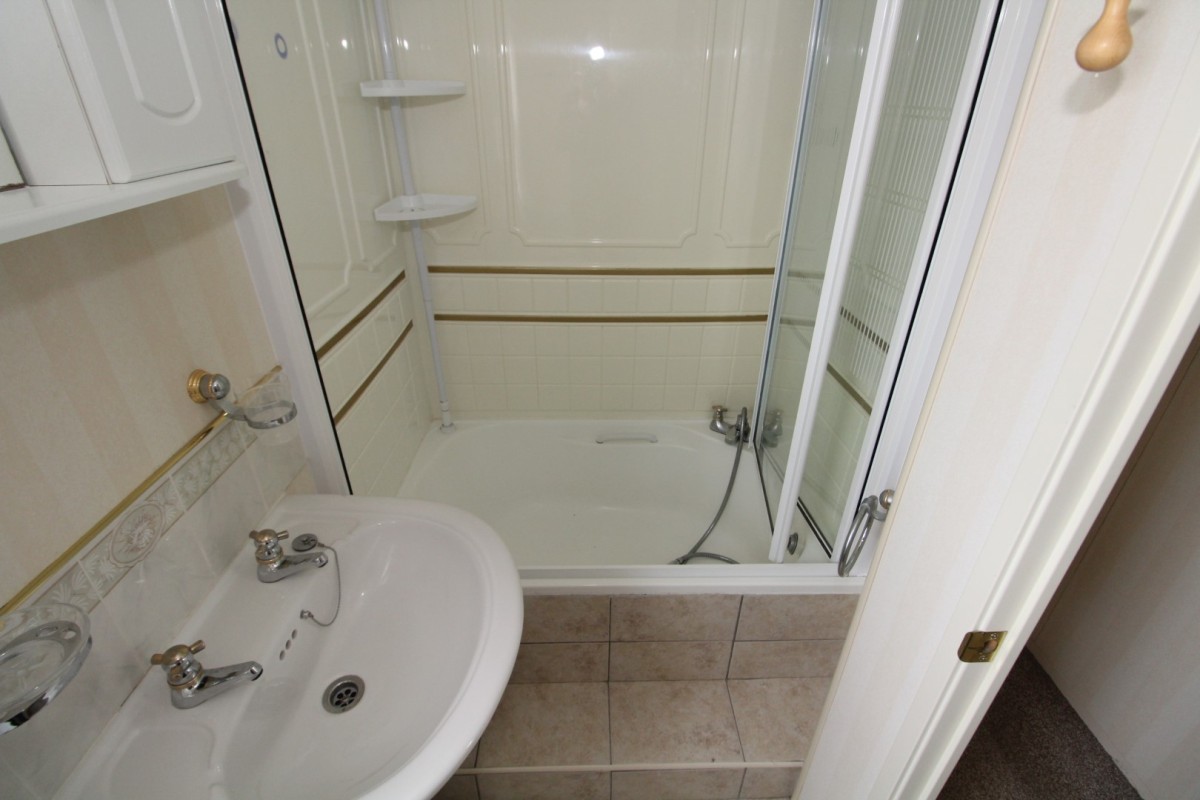 2005 Atlas Mayfair shower