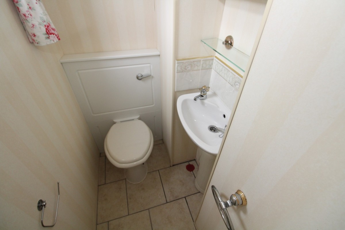 2005 Atlas Mayfair family toilet