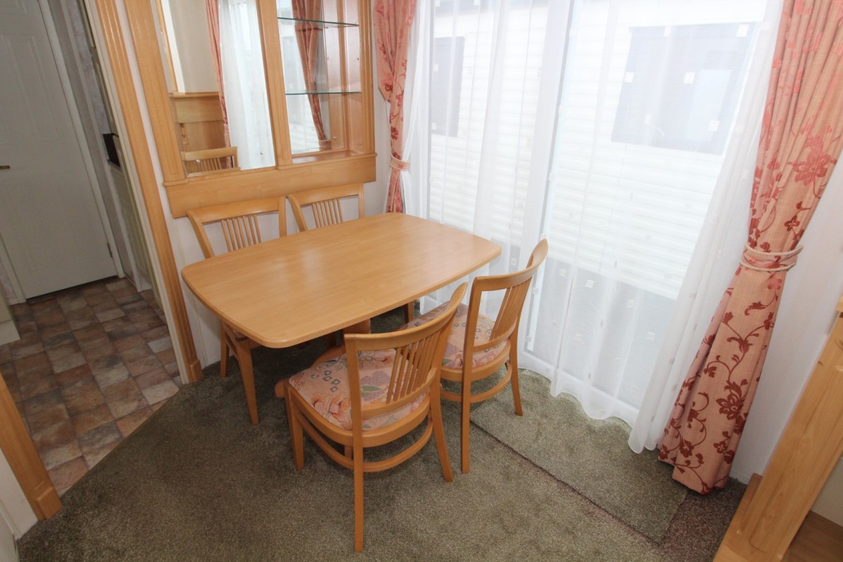 2005 Atlas Mayfair dining table