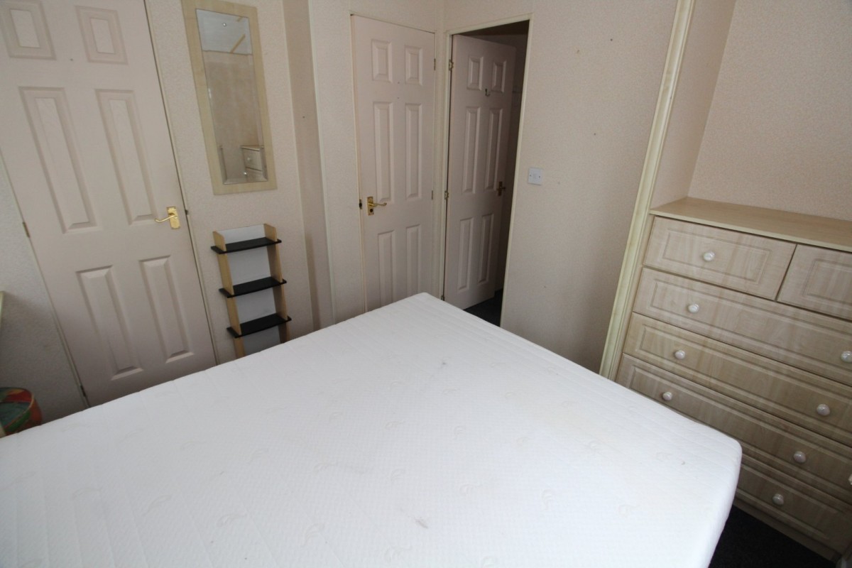 2001 Bk Seville double bedroom to en-suite