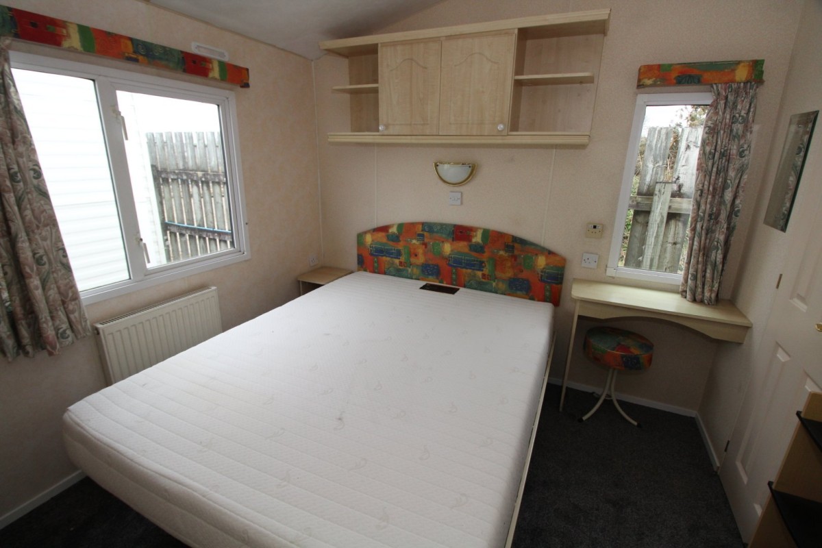 2001 Bk Seville double bedroom