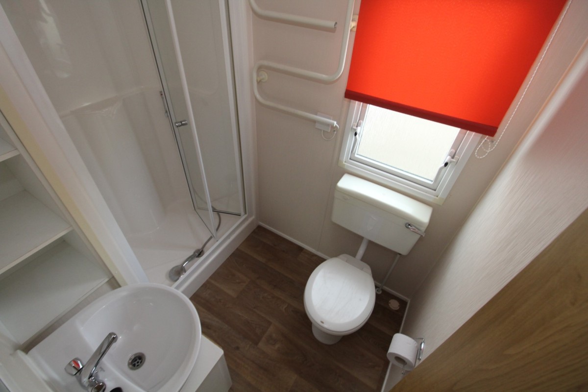2014 Willerby Vacation family shower room