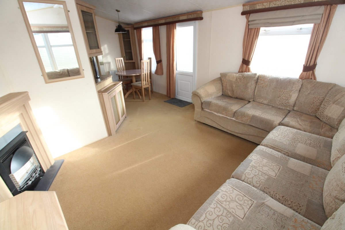 2007 Willerby Granada lounge to dining area