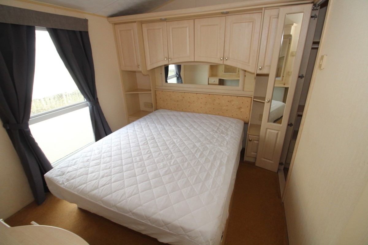 2007 Willerby Granada double bedroom