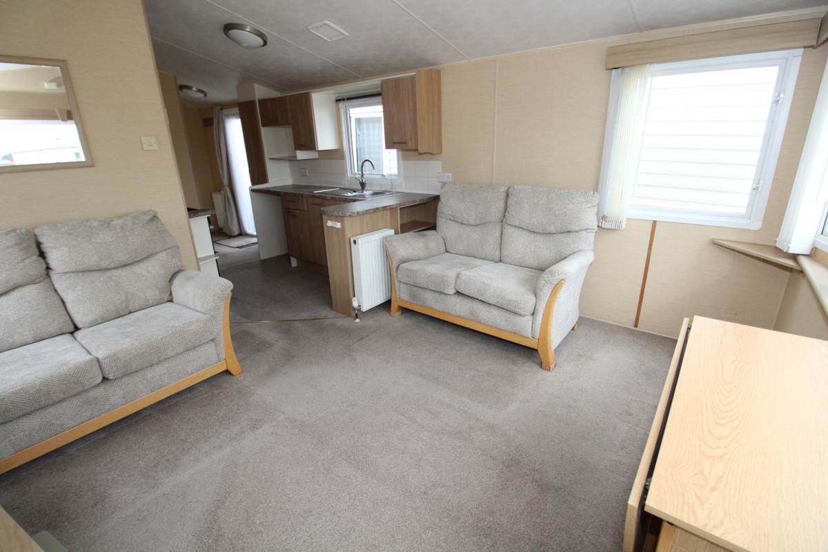 2010 Willerby Rio dining area