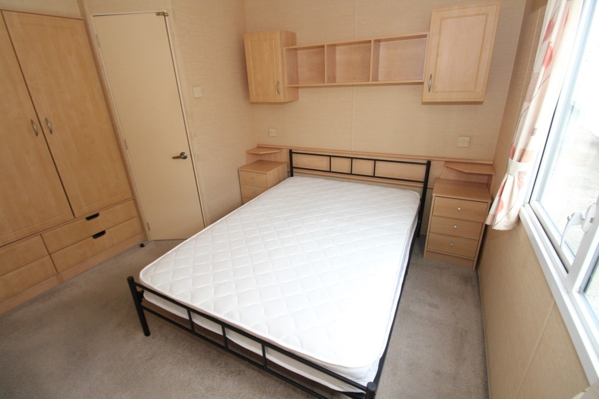 2010 Willerby Rio double bedroom