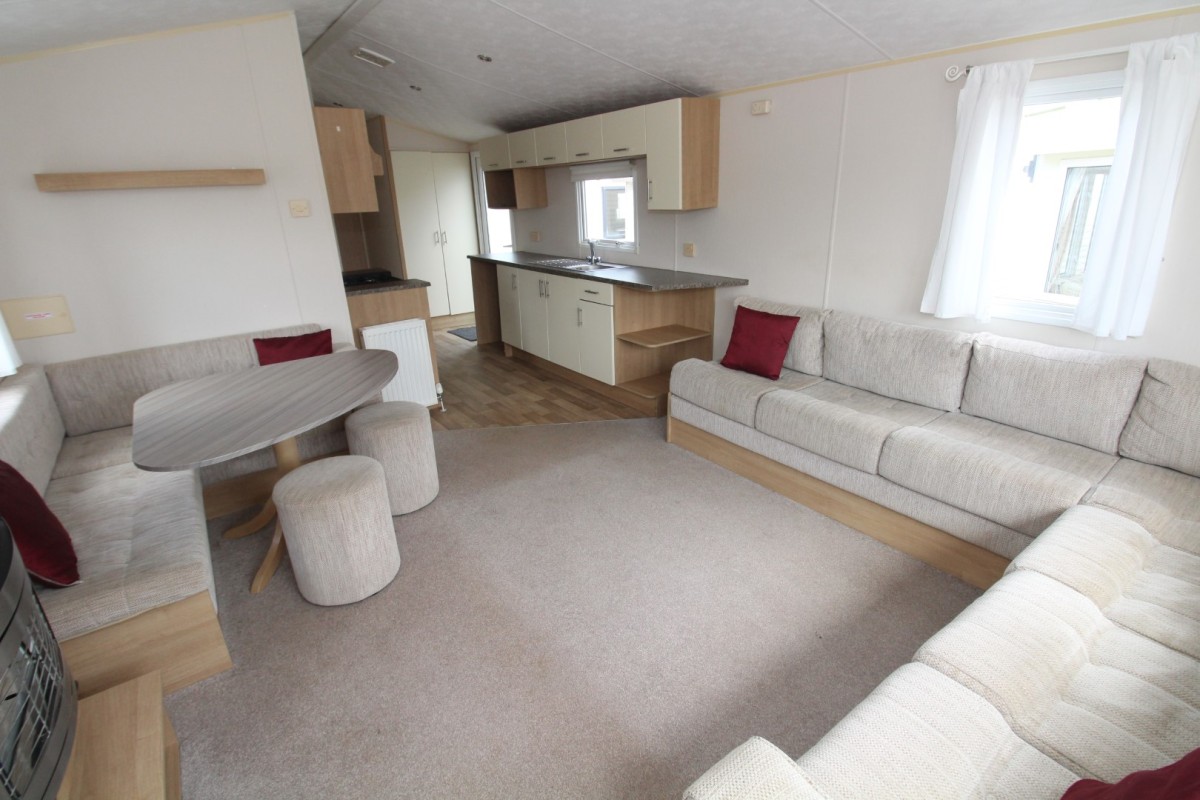 2013 Willerby Vacation lounge to kitchen