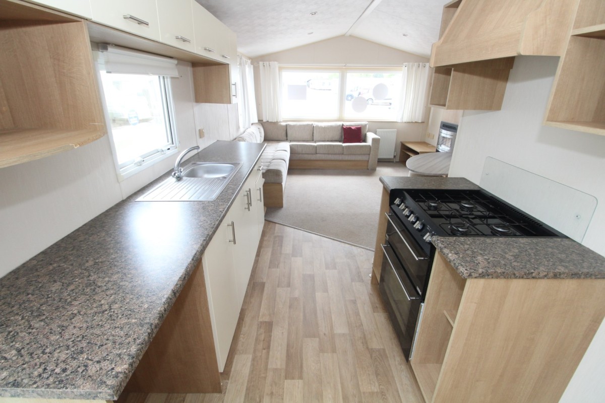 2013 Willerby Vacation kitchen to lounge