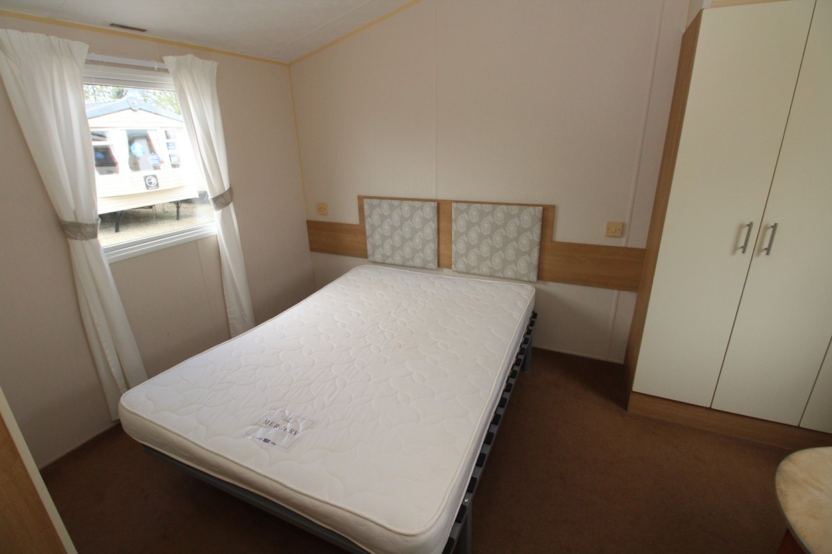 2013 Willerby Vacation double bedroom