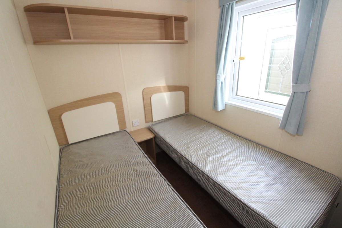 2012 Regal Lodge twin bedroom