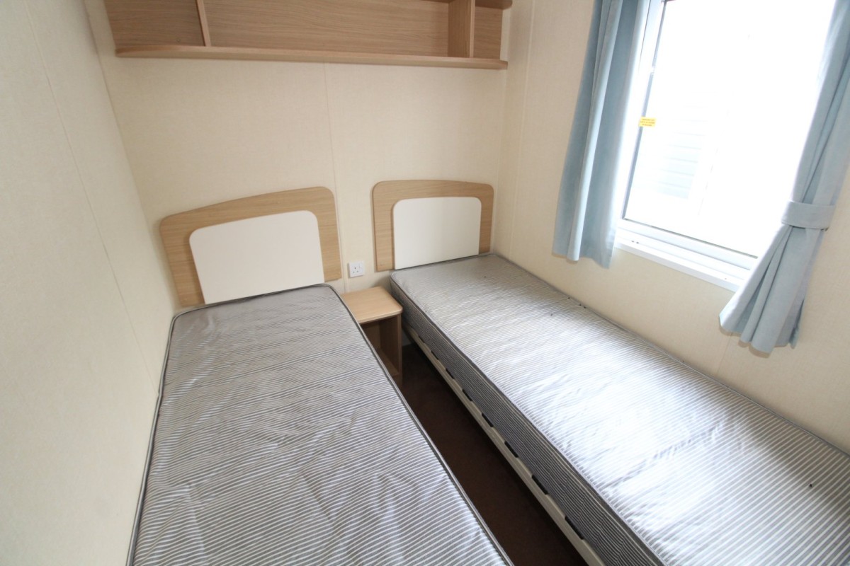 2012 Regal Lodge twin bedroom