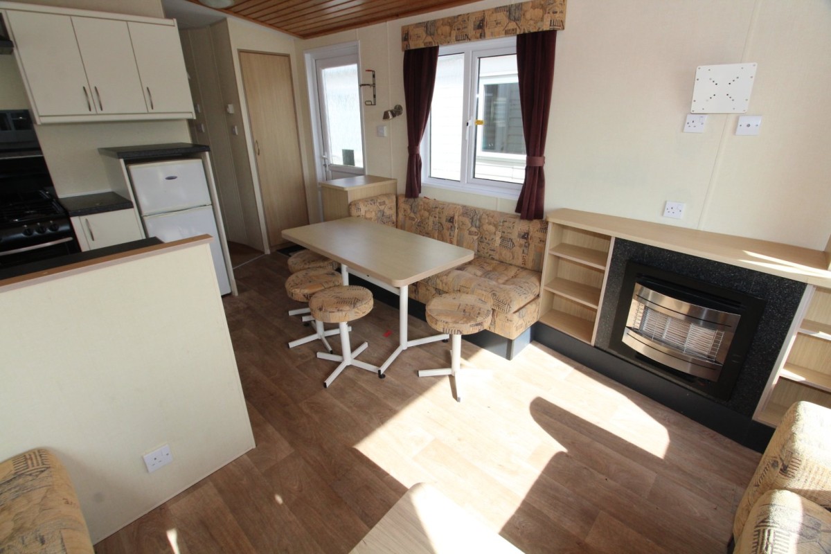 lounge to dining area in the 2012 Regal Lodge