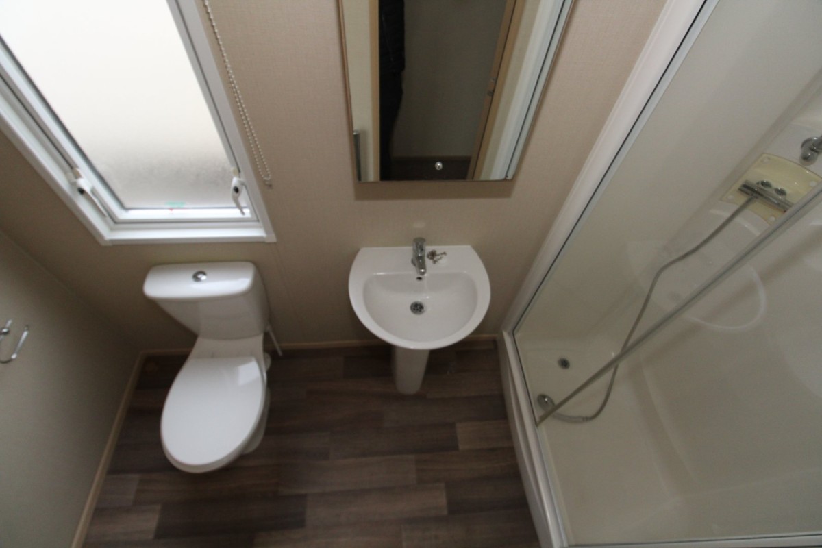 2016 ABI Oakley family shower room