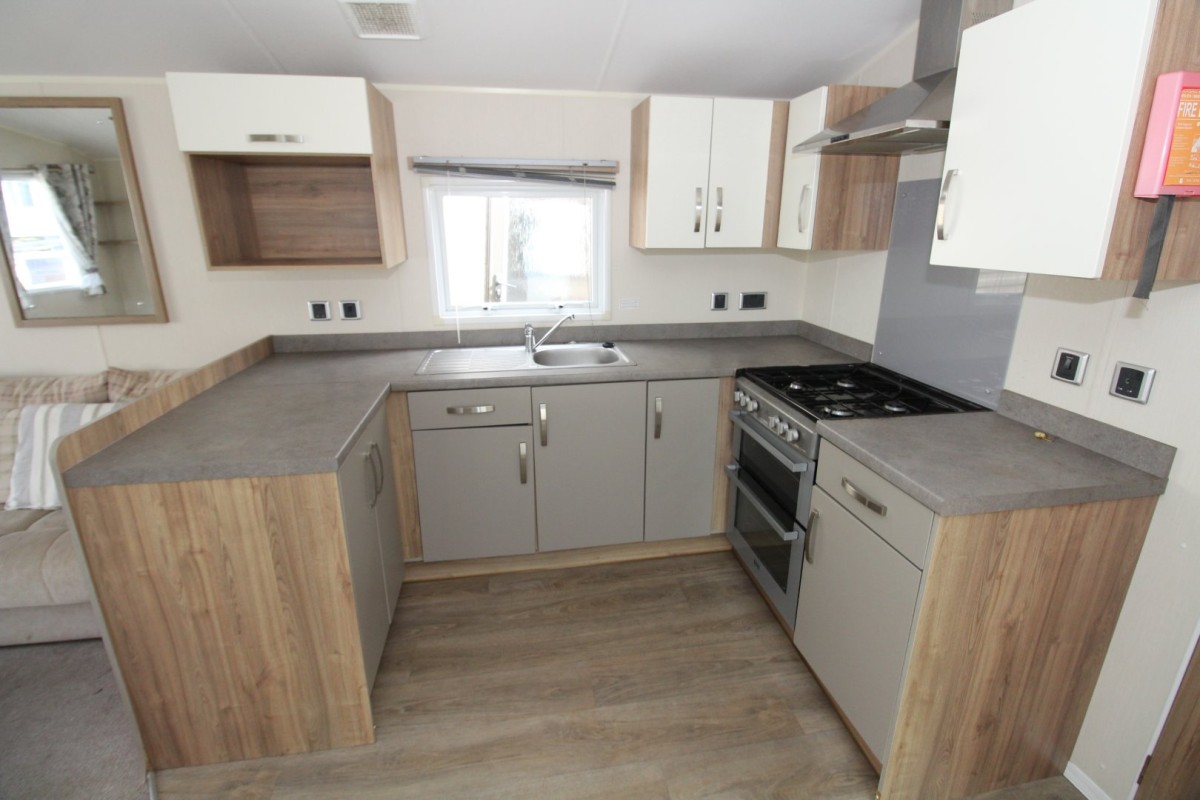 u shaped kitchen with oven
