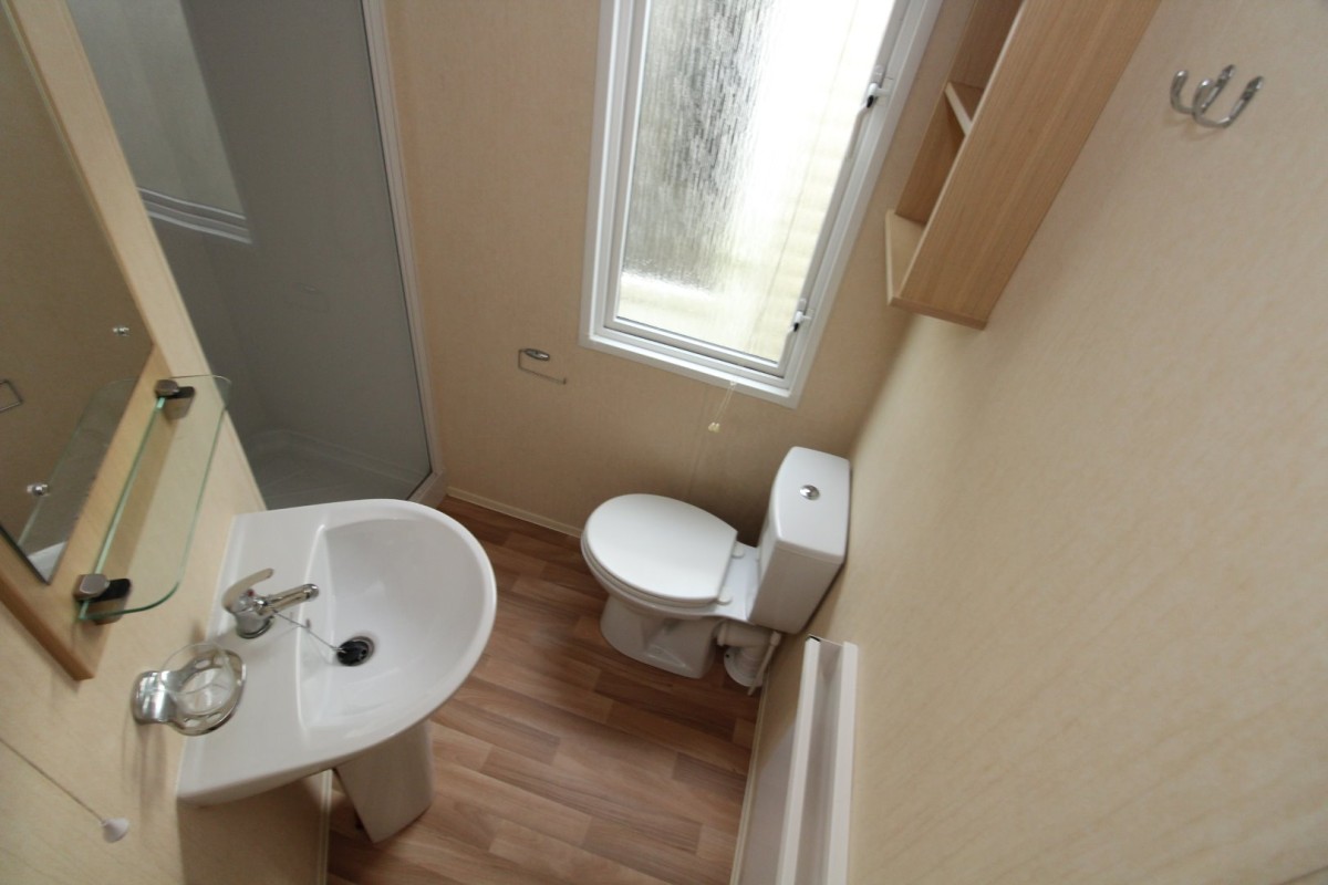 2013 Atlas Florida family shower room