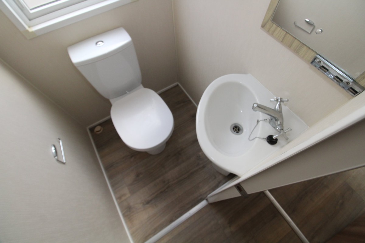 2017 Willerby Rio Premier family toilet and sink