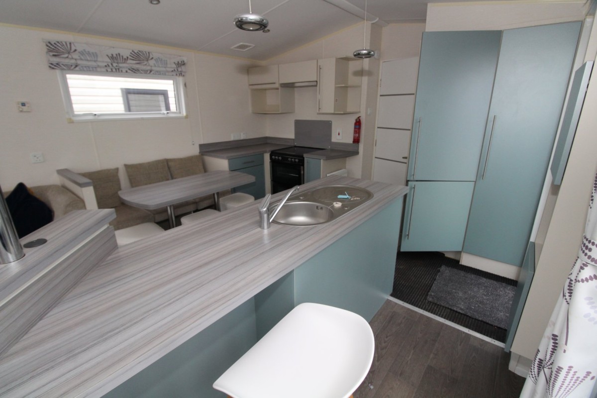 breakfast bar to dining area in the 2015 Willerby Azure