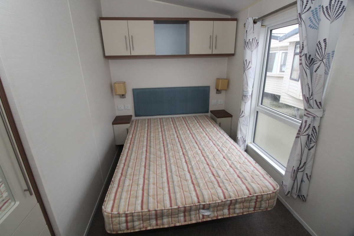 2015 Willerby Azure double bedroom
