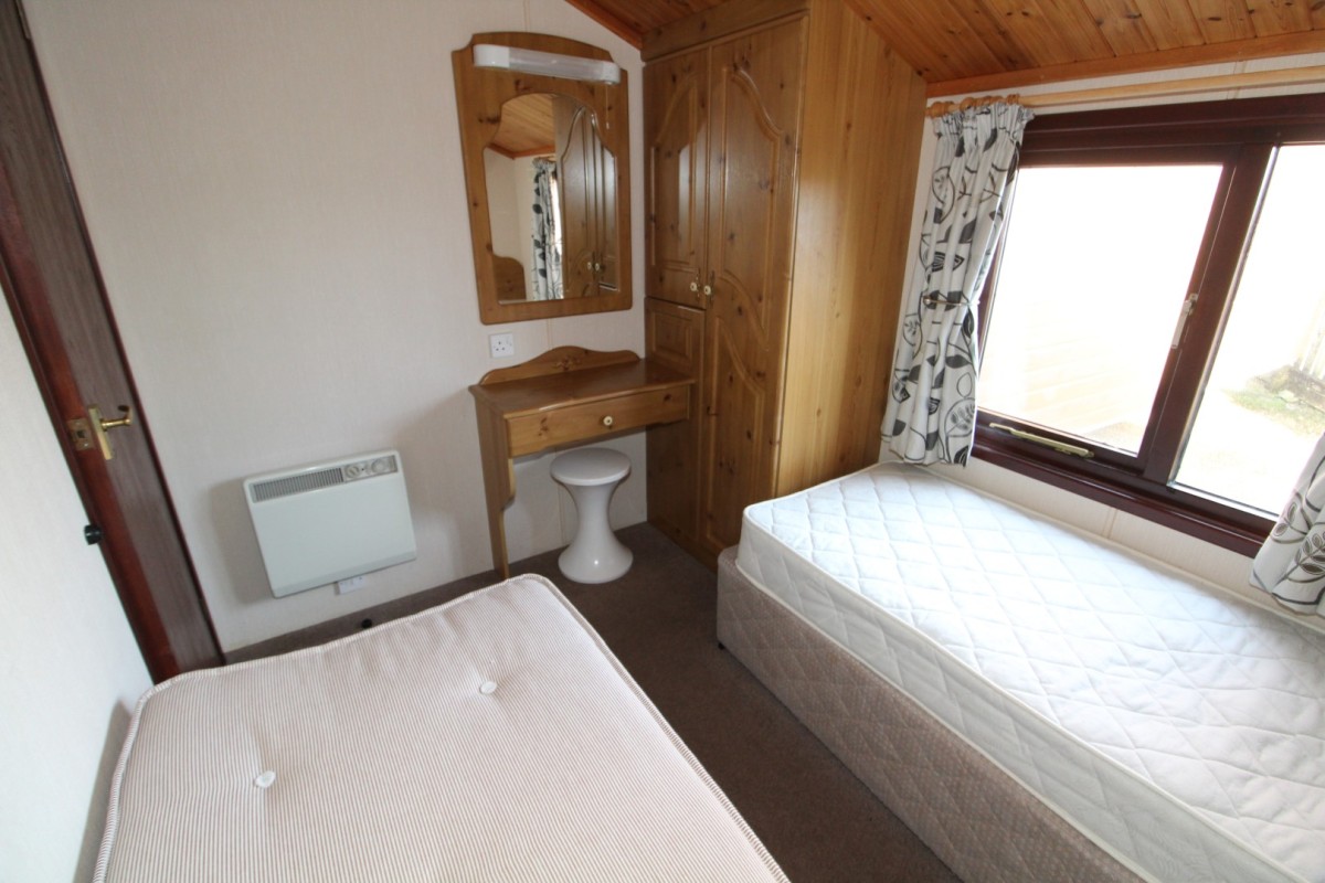 1999 Cosalt Cezanne lodge third bedroom twin beds