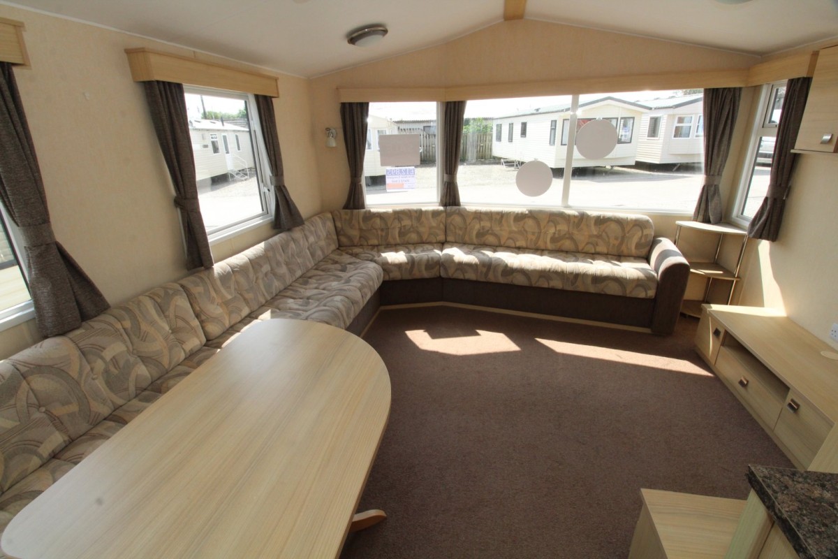 the lounge area in the 2014 Atlas Everglade