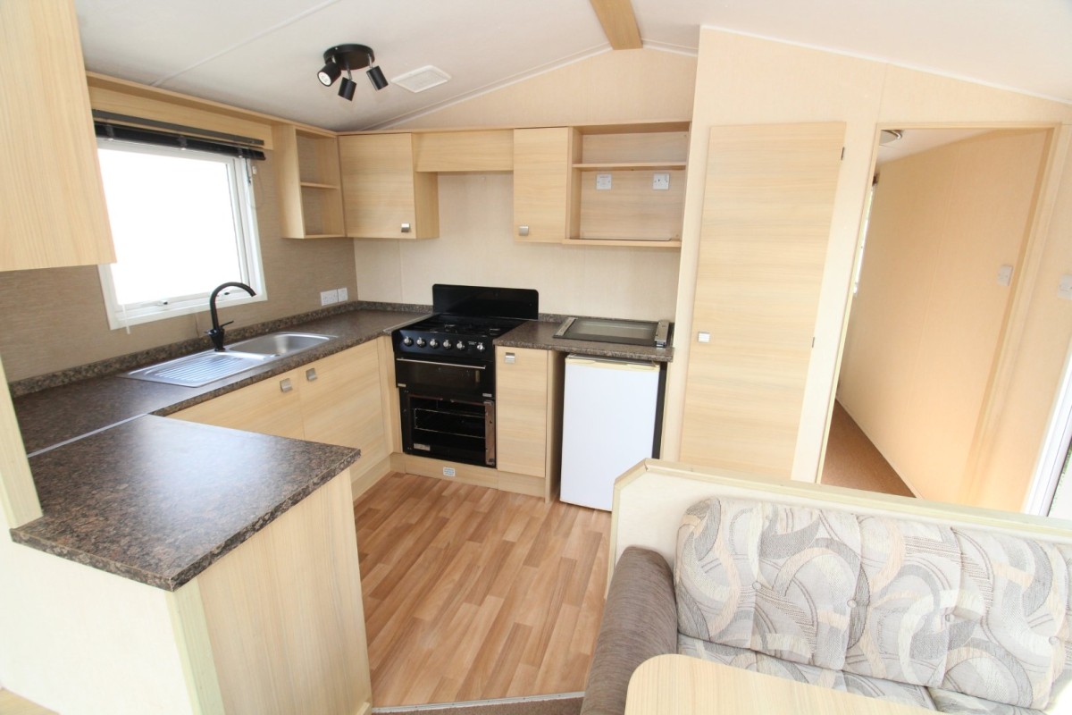 2014 Atlas Everglade static caravan kitchen