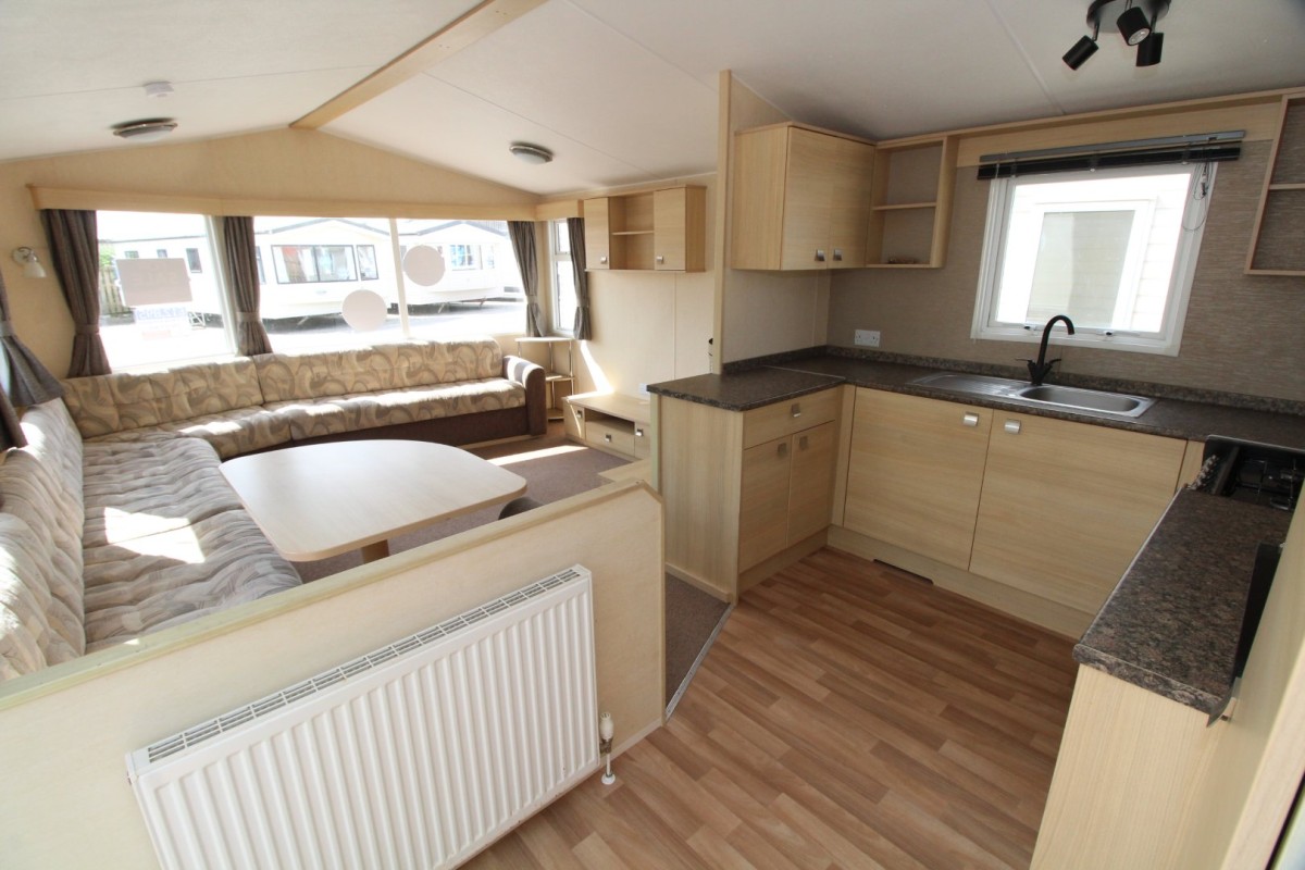 kitchen to lounge in the 2014 Atlas Everglade