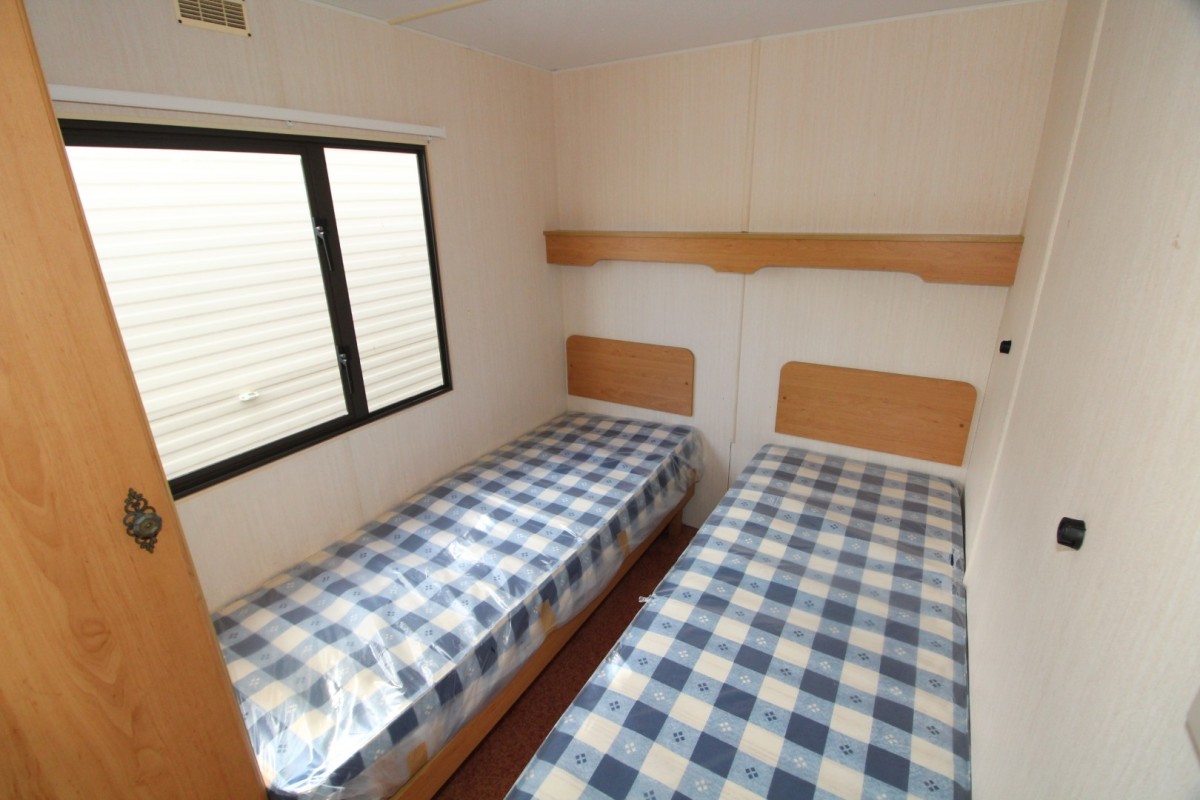 2000 Cosalt Torino twin bedroom