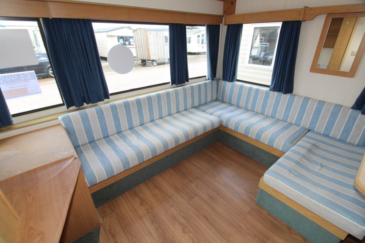 2000 Cosalt Torino refurbished lounge area