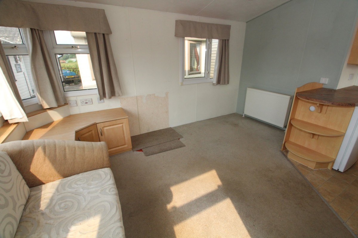 lounge with radiator in the 2004 Willerby Westmorland