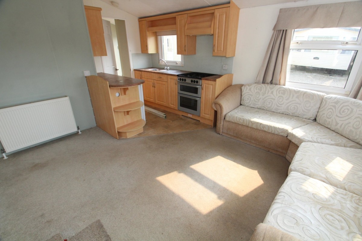 lounge to kitchen in the 2004 Willerby Westmorland