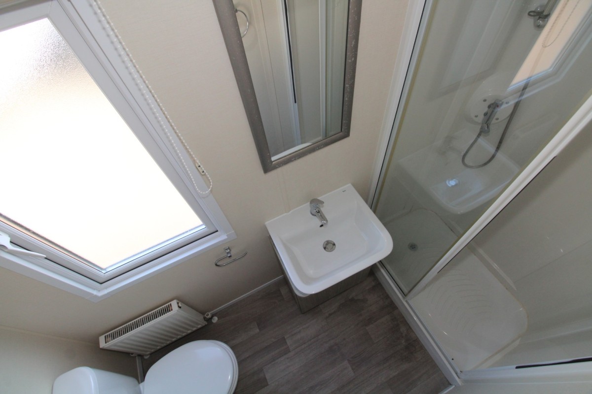 2017 Regal Elegance family bathroom