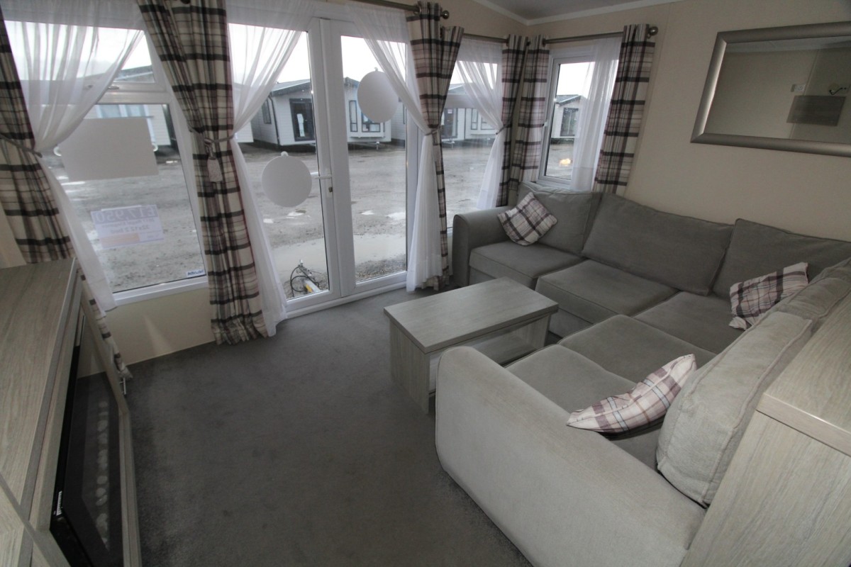 2017 Regal Elegance lounge with patio doors