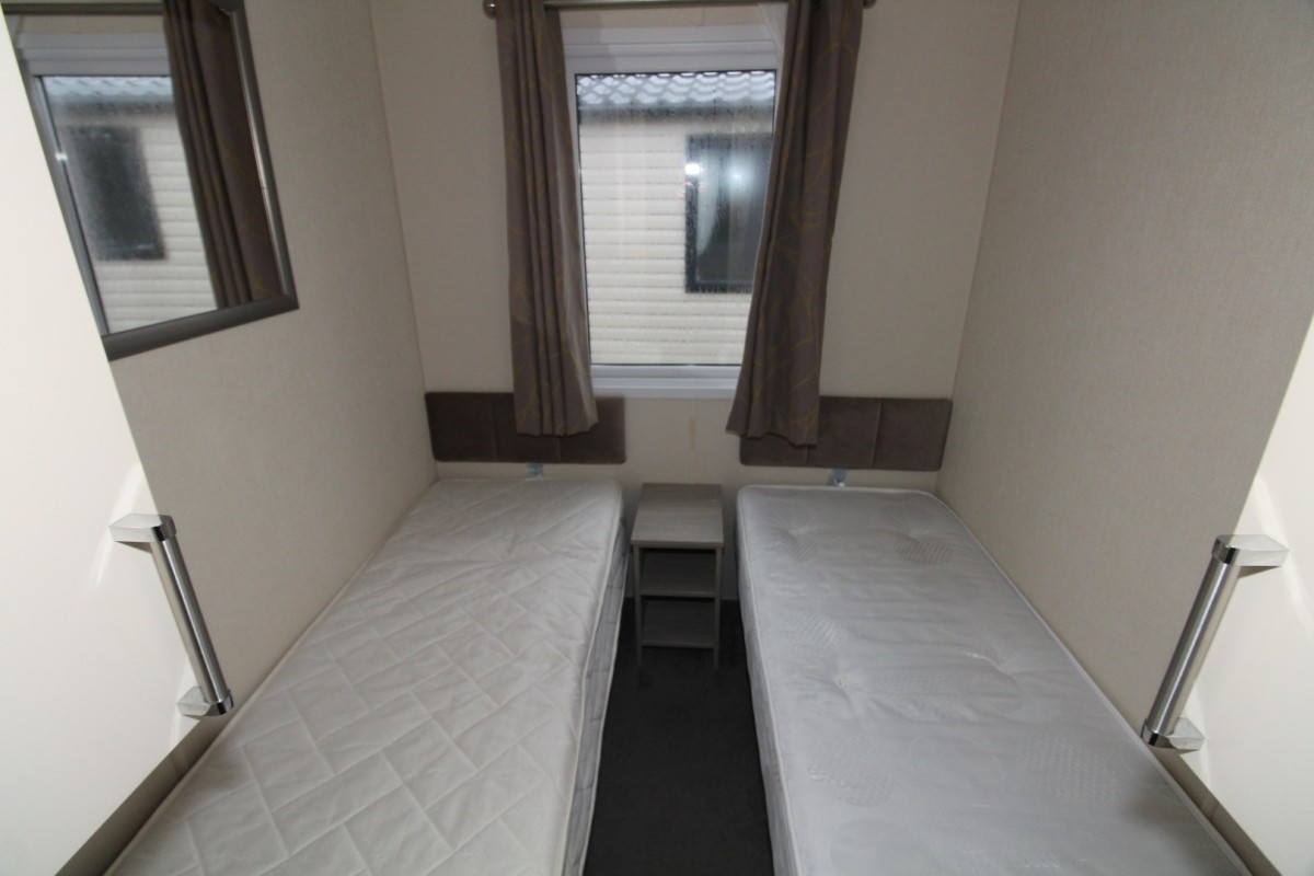 2017 Regal Kensington third bedroom