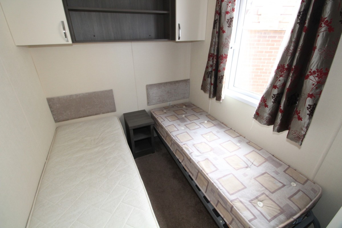 2015 Regal Henley twin bedroom