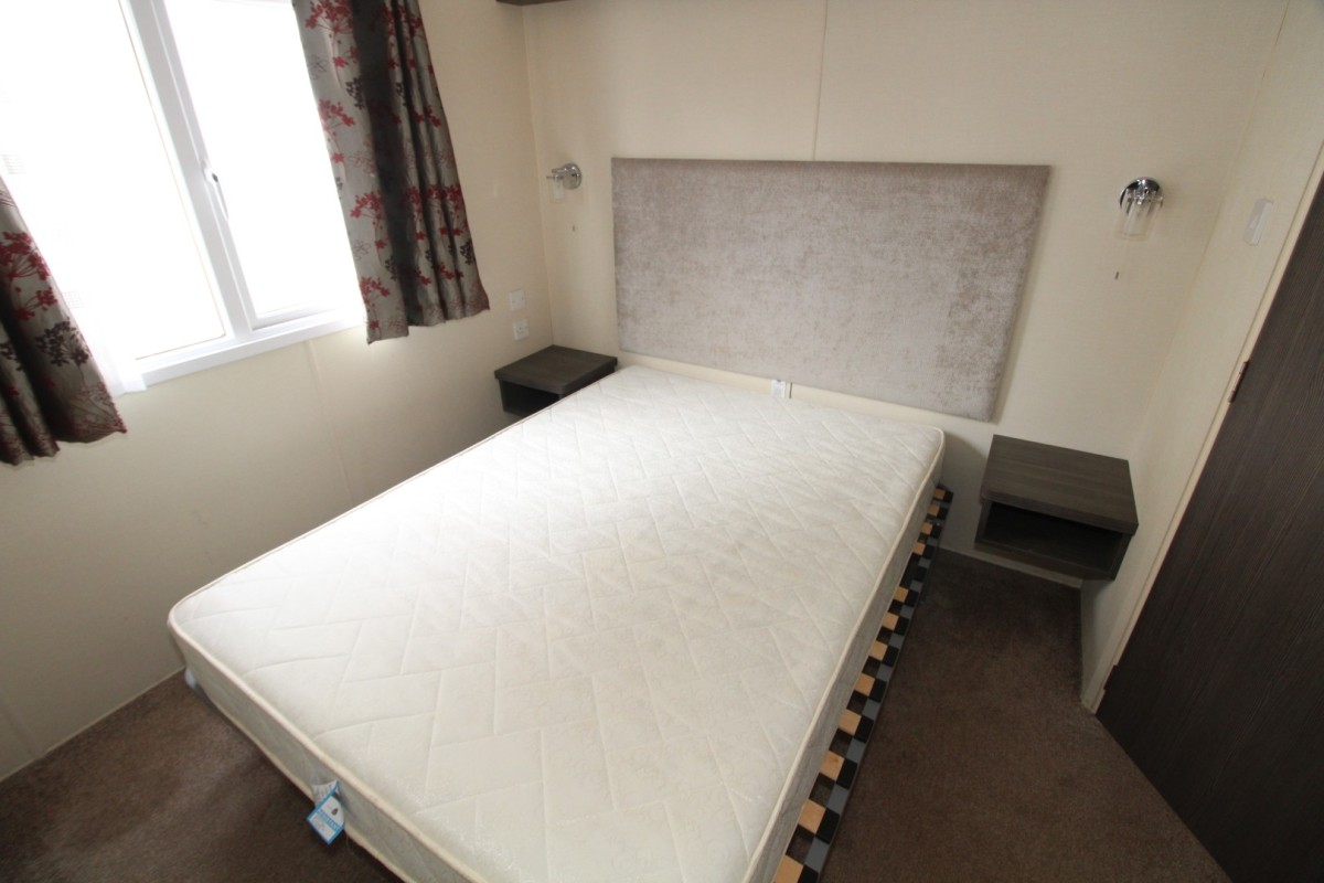 2015 Regal Henley master double bedroom