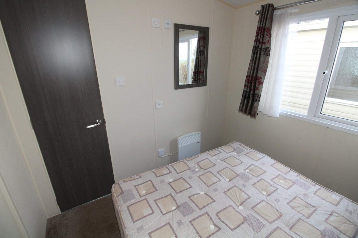 2015 Regal Henley double bedroom with mirrors