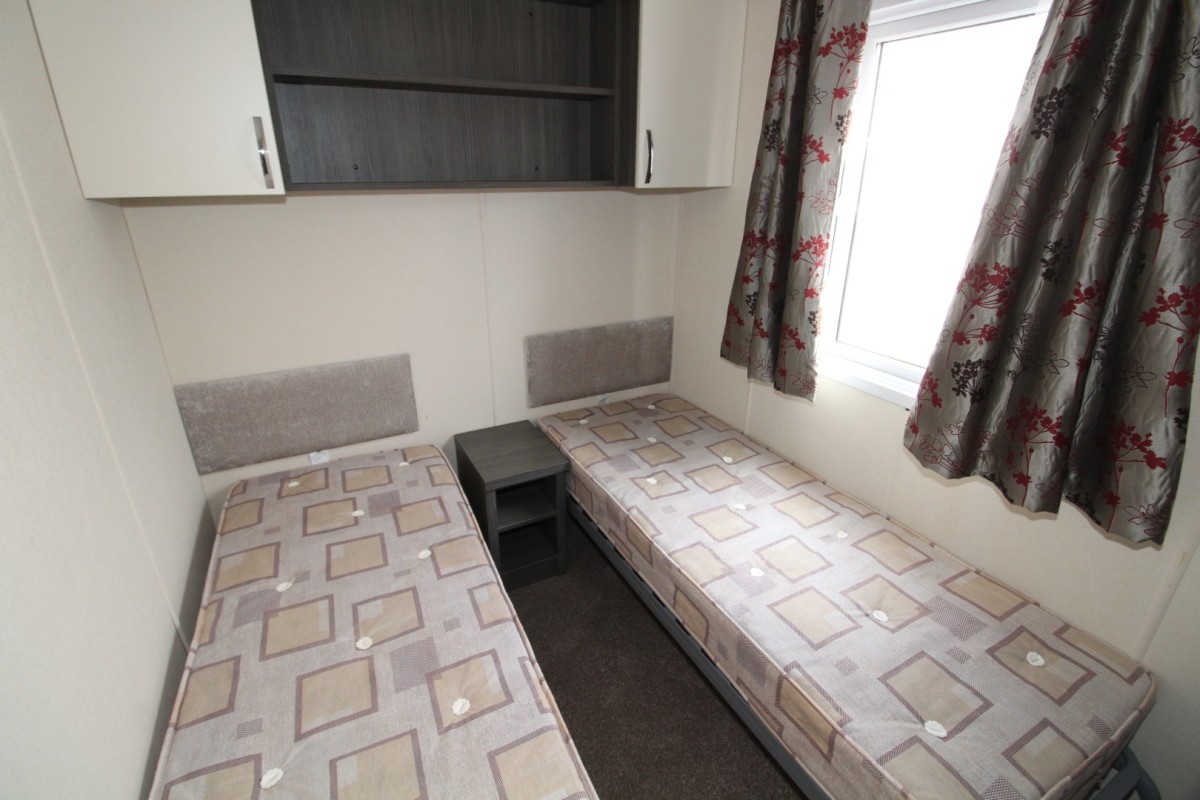 2015 Regal Henley twin bedroom