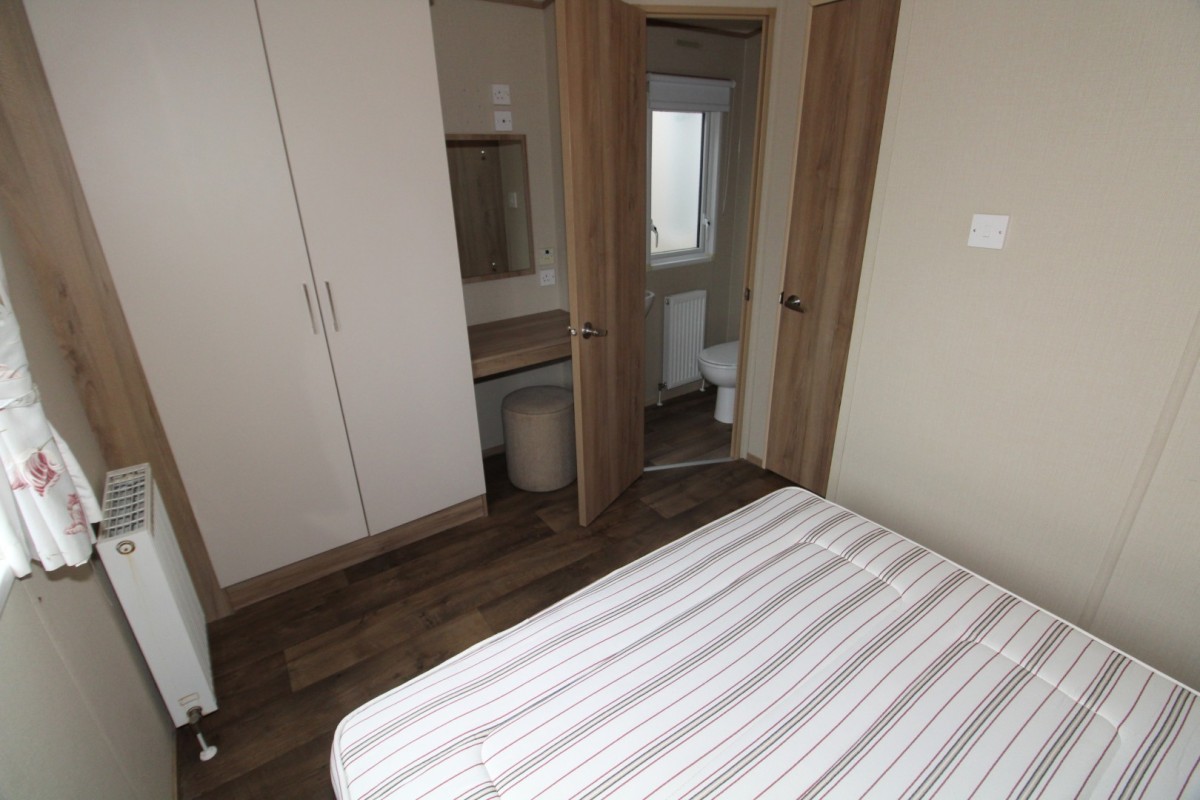 2016 ABI Oakley double bed to en-suite bathroom