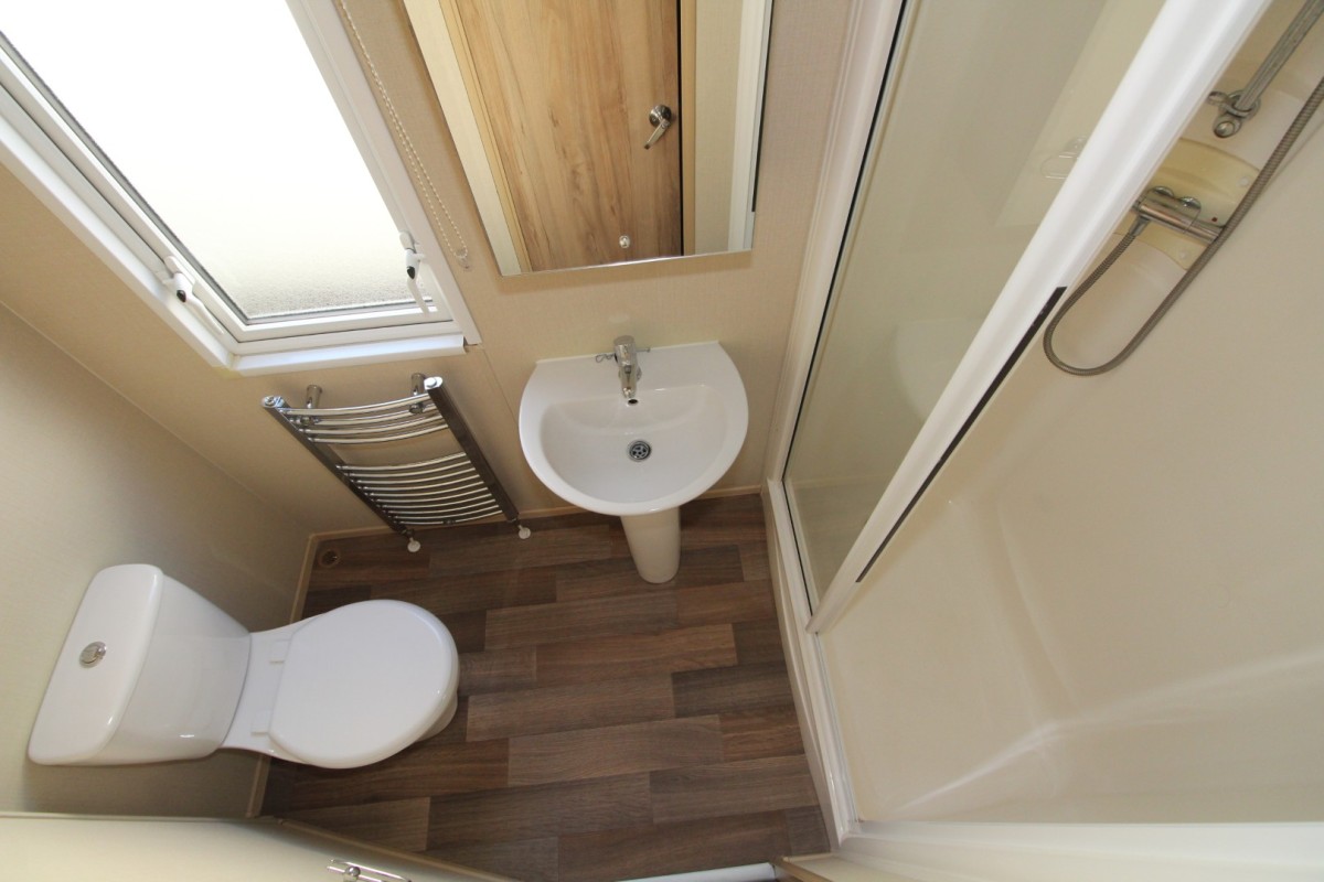 2016 ABI Oakley family shower room