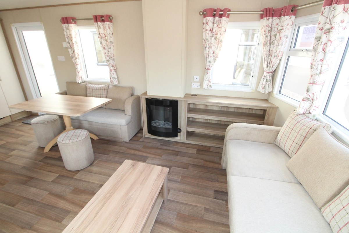 lounge to dining area in the 2016 ABI Oakley