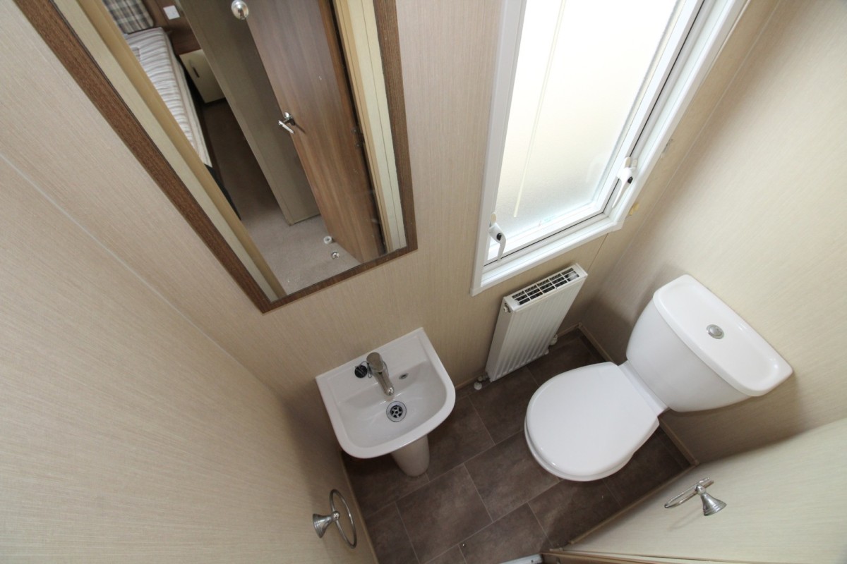 2014 ABI Alderley en-suite bathroom